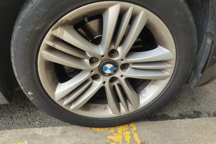 Used BMW 3 Series 2017 320Li Fashion Model Right Front Wheel Hub
