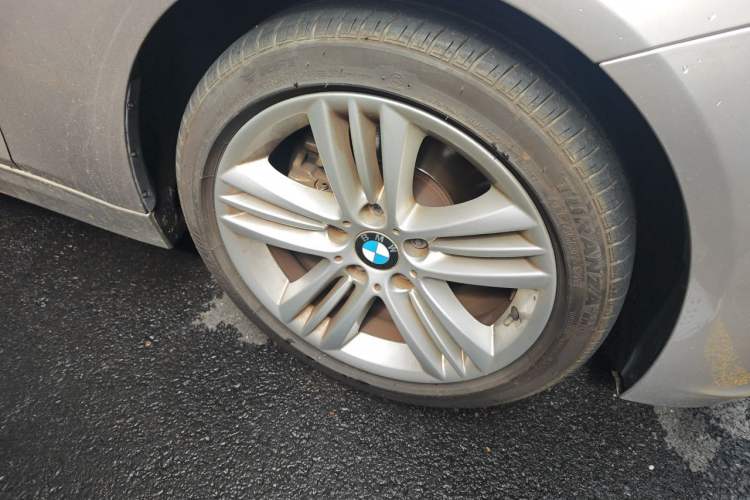Used BMW 3 Series 2017 320Li Fashion Model Right Front Wheel Hub