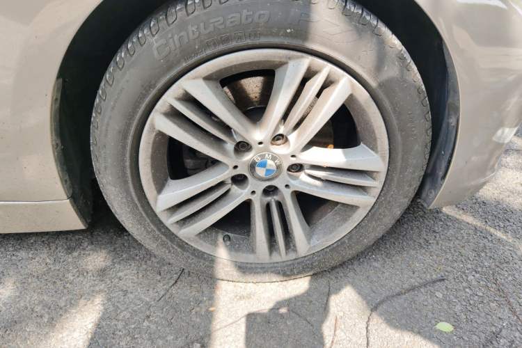 Used BMW 3 Series 2017 320Li Fashion Model Right Front Wheel Hub