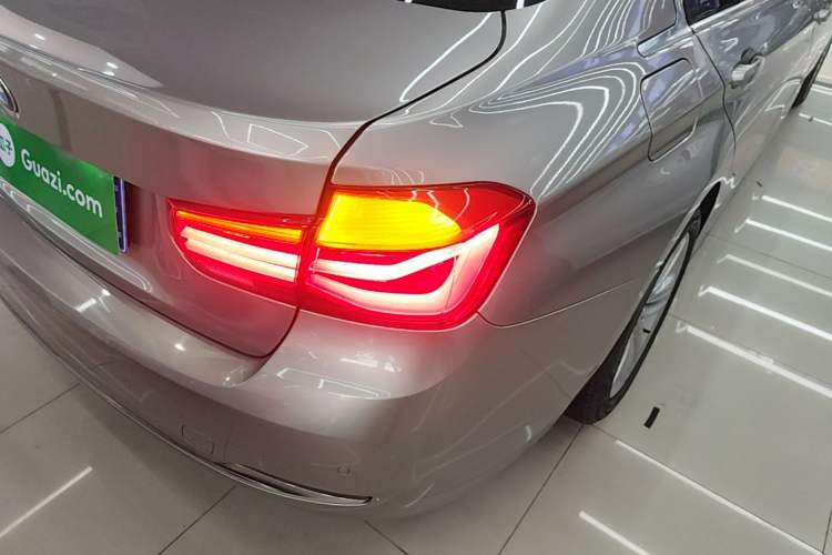 Used BMW 3 Series 2017 320Li Fashion Model Right Rear Taillight