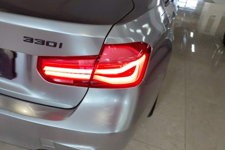 Used BMW 3 Series 2017 320i M Sport Right Rear Taillight