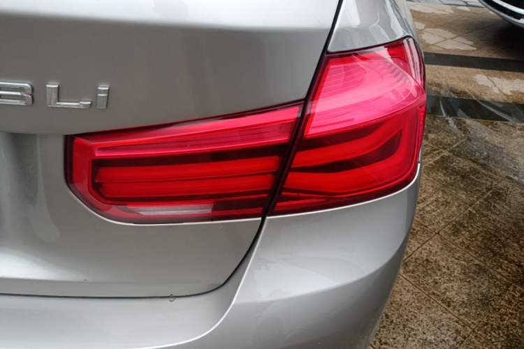 Used BMW 3 Series 2017 318Li Fashion Model Right Rear Taillight