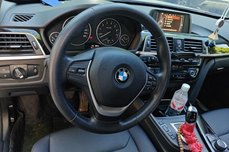 Used BMW 3 Series 2017 320Li xDrive Fashion Model Steering Wheel