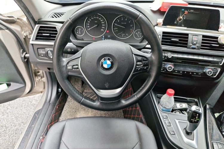 Used BMW 3 Series 2017 320Li Fashion Model Steering Wheel