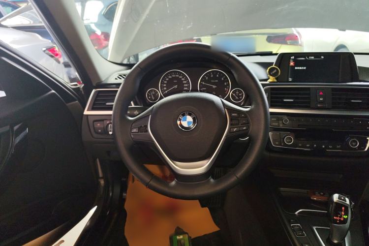 Used BMW 3 Series 2017 320Li Fashion Model Steering Wheel