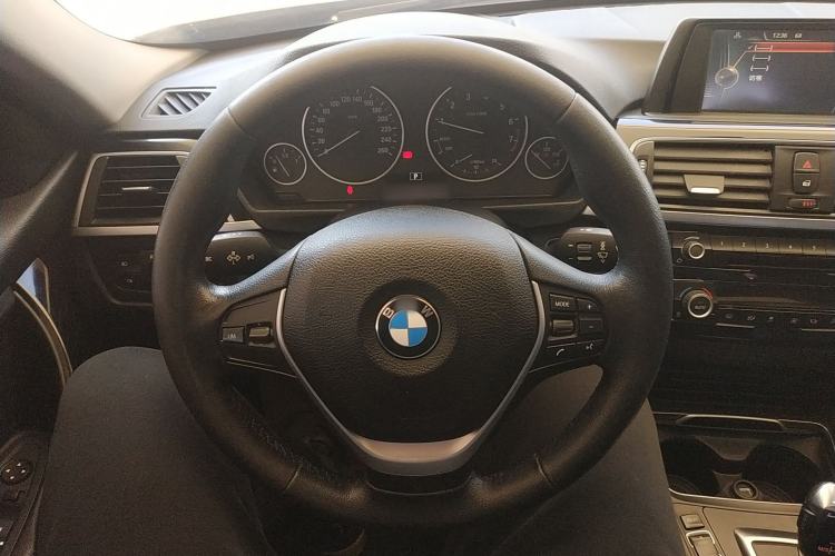 Used BMW 3 Series 2017 320Li Fashion Model Steering Wheel