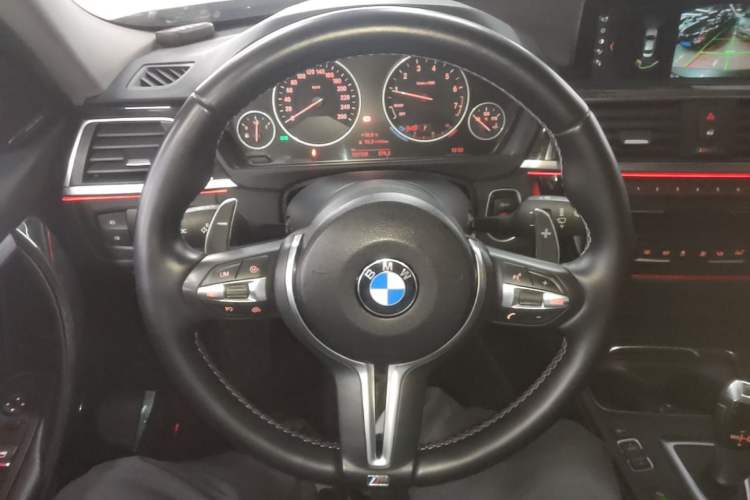 Used BMW 3 Series 2017 320Li Luxury Design Package Steering Wheel