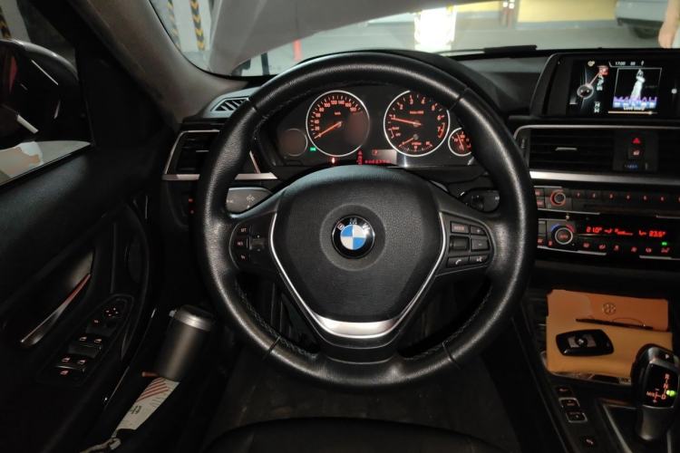 Used BMW 3 Series 2017 320Li Fashion Model Steering Wheel