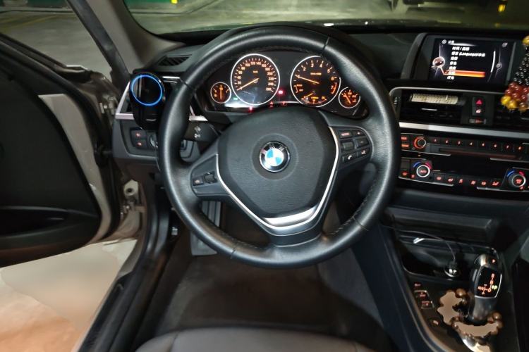 Used BMW 3 Series 2017 320Li Fashion Model Steering Wheel