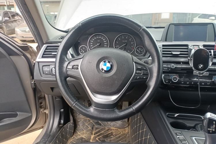 Used BMW 3 Series 2017 318Li Fashion Model Steering Wheel