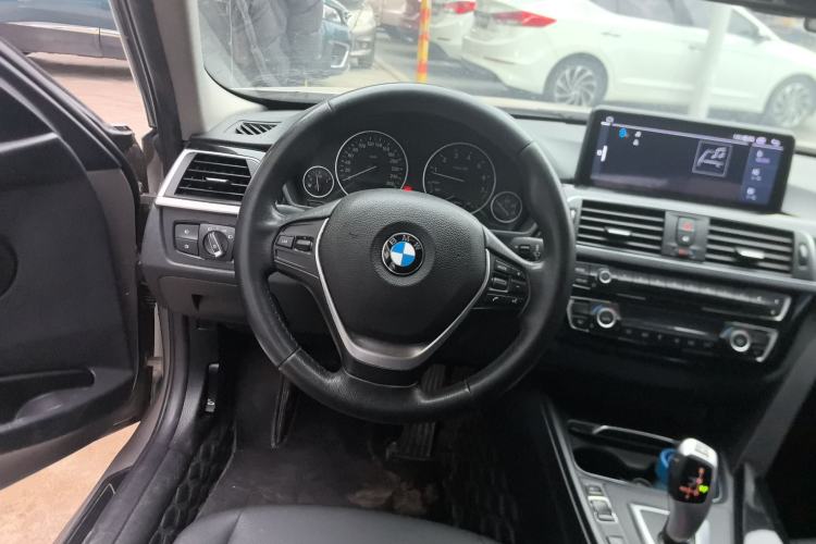 Used BMW 3 Series 2017 320Li Fashion Model Steering Wheel