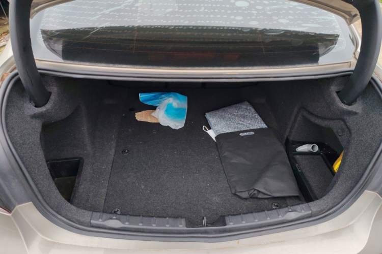 Used BMW 3 Series 2017 320Li Fashion Model Trunk