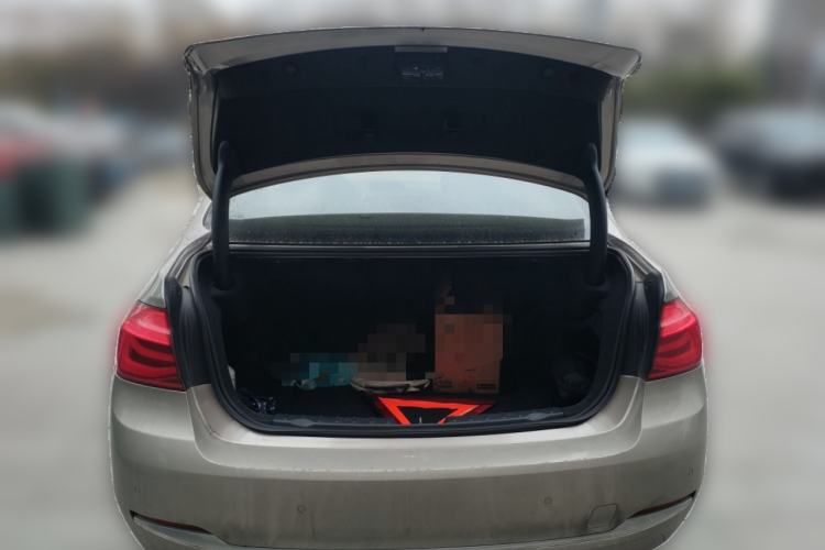 Used BMW 3 Series 2017 318Li Fashion Model Trunk