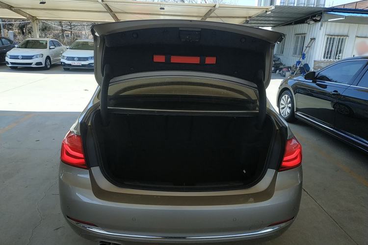 Used BMW 3 Series 2017 320Li Fashion Model Trunk