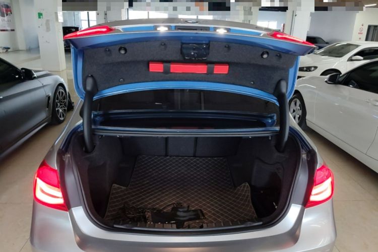 Used BMW 3 Series 2017 320i M Sport Trunk