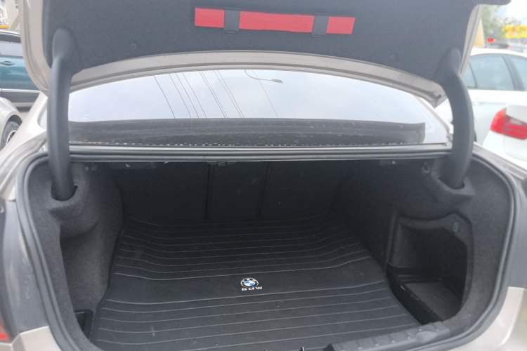 Used BMW 3 Series 2017 320Li Fashion Model Trunk