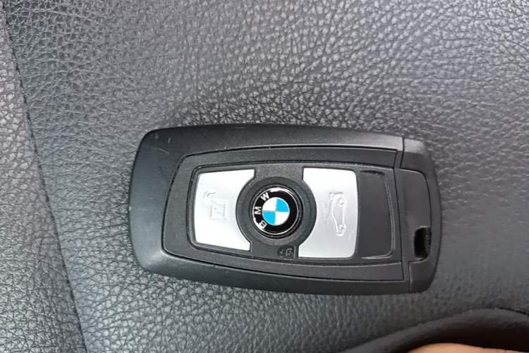 Used BMW 3 Series 2017 318Li Fashion Model Vehicle Key