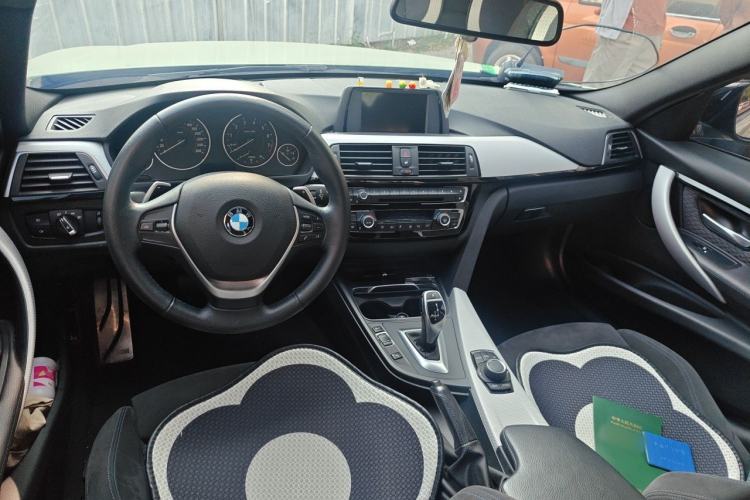 Used BMW 3 Series 2017 320i M Sport Center Console