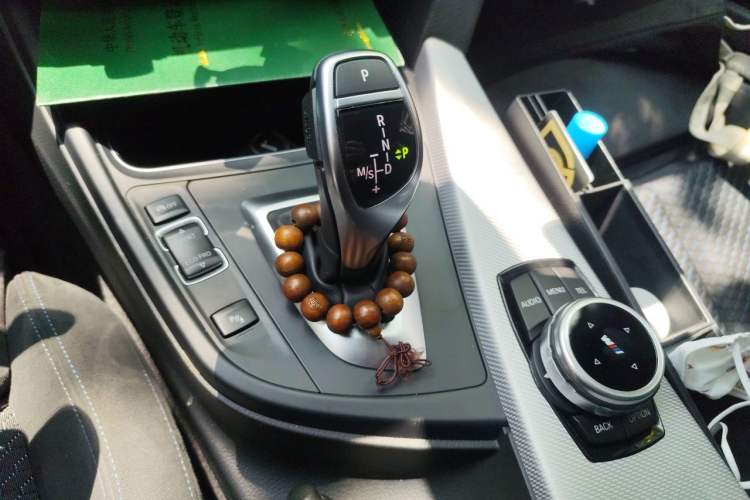 Used BMW 3 Series 2017 320i M Sport Gear Lever