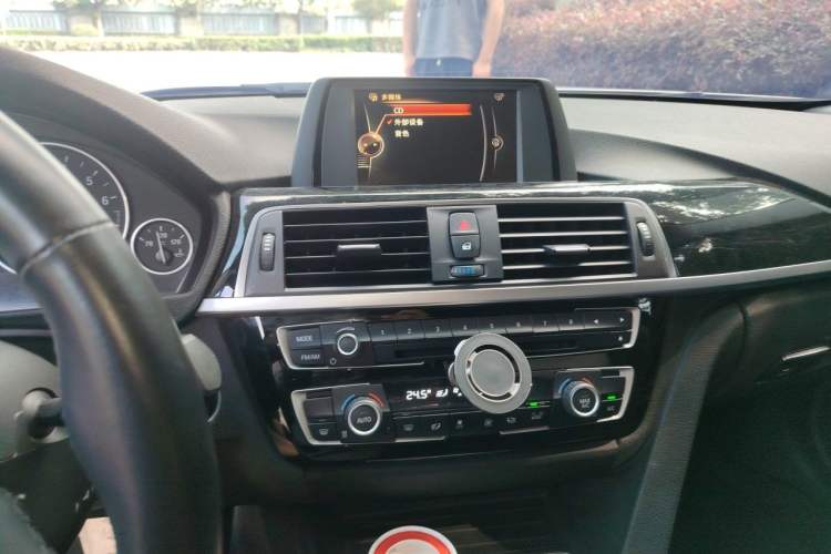 Used BMW 3 Series 2017 320Li Fashion Model Audio And AC Panel