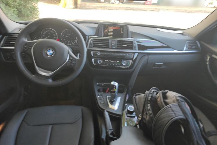 Used BMW 3 Series 2017 320Li Fashion Model Center Console