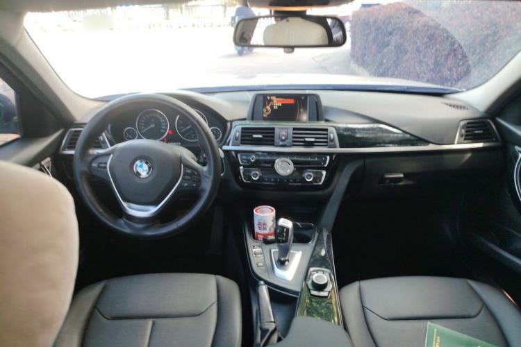 Used BMW 3 Series 2017 320Li Fashion Model Center Console