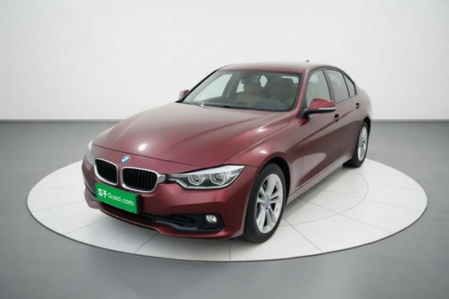 Ojetý BMW 3 Series 2017 318i Fashion Model