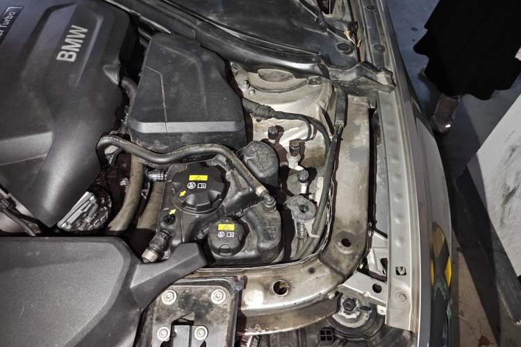 Used BMW 3 Series 2017 320Li Fashion Model Engine Bay Left