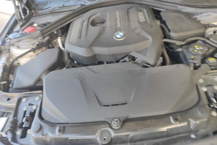 Used BMW 3 Series 2017 320Li Fashion Model Engine Bay