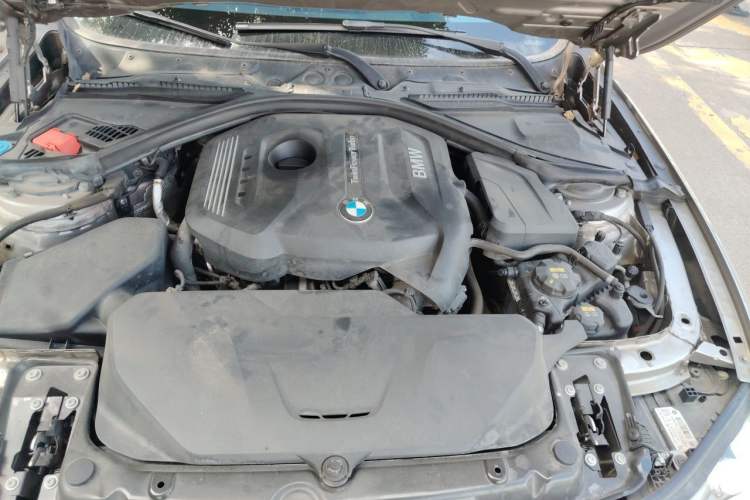 Used BMW 3 Series 2017 320Li Fashion Model Engine Bay