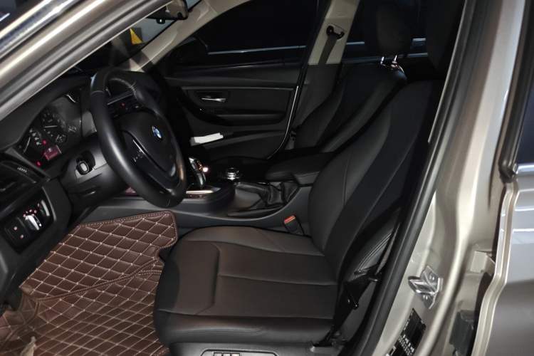 Used BMW 3 Series 2017 320Li Fashion Model Left Front Seat