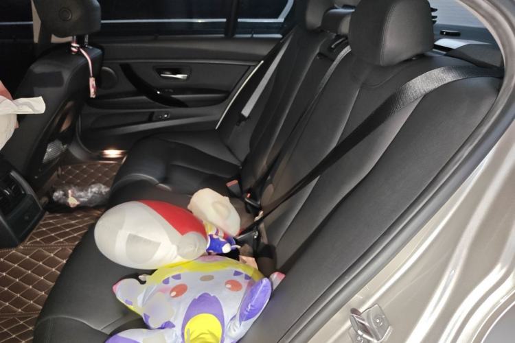 Used BMW 3 Series 2017 320Li Fashion Model Left Rear Seat