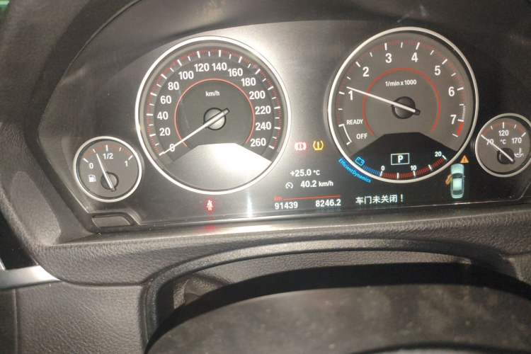 Used BMW 3 Series 2017 320Li M Sport Edition Odometer Close Up