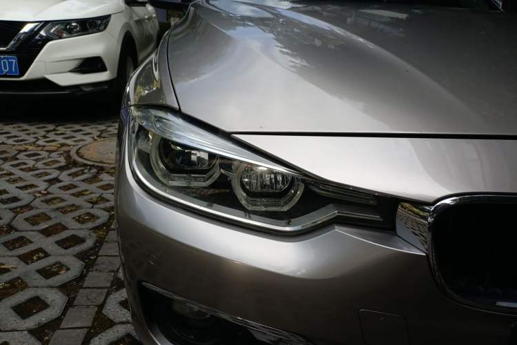 Used BMW 3 Series 2017 320Li Fashion Model Right Front Headlight