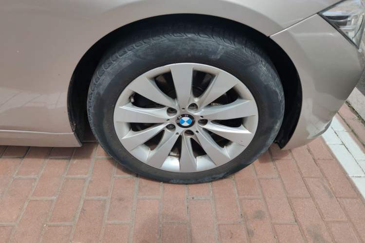 Used BMW 3 Series 2017 318Li Fashion Model Right Front Wheel Hub