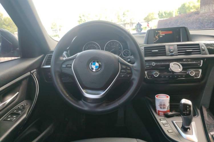 Used BMW 3 Series 2017 320Li Fashion Model Steering Wheel