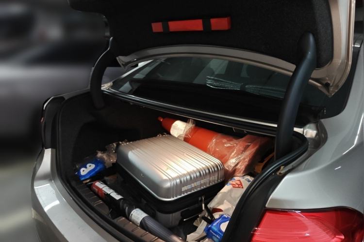 Used BMW 3 Series 2017 320Li Fashion Model Trunk