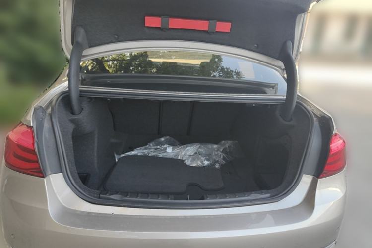 Used BMW 3 Series 2017 320Li Fashion Model Trunk