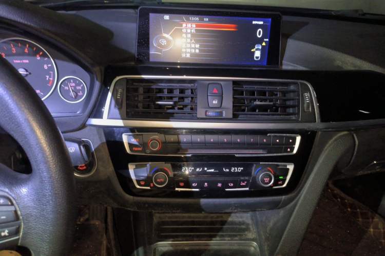 Used BMW 3 Series 2017 320Li Fashion Model Audio And AC Panel