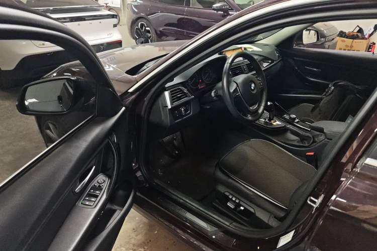 Used BMW 3 Series 2017 320Li Fashion Model Interior 4