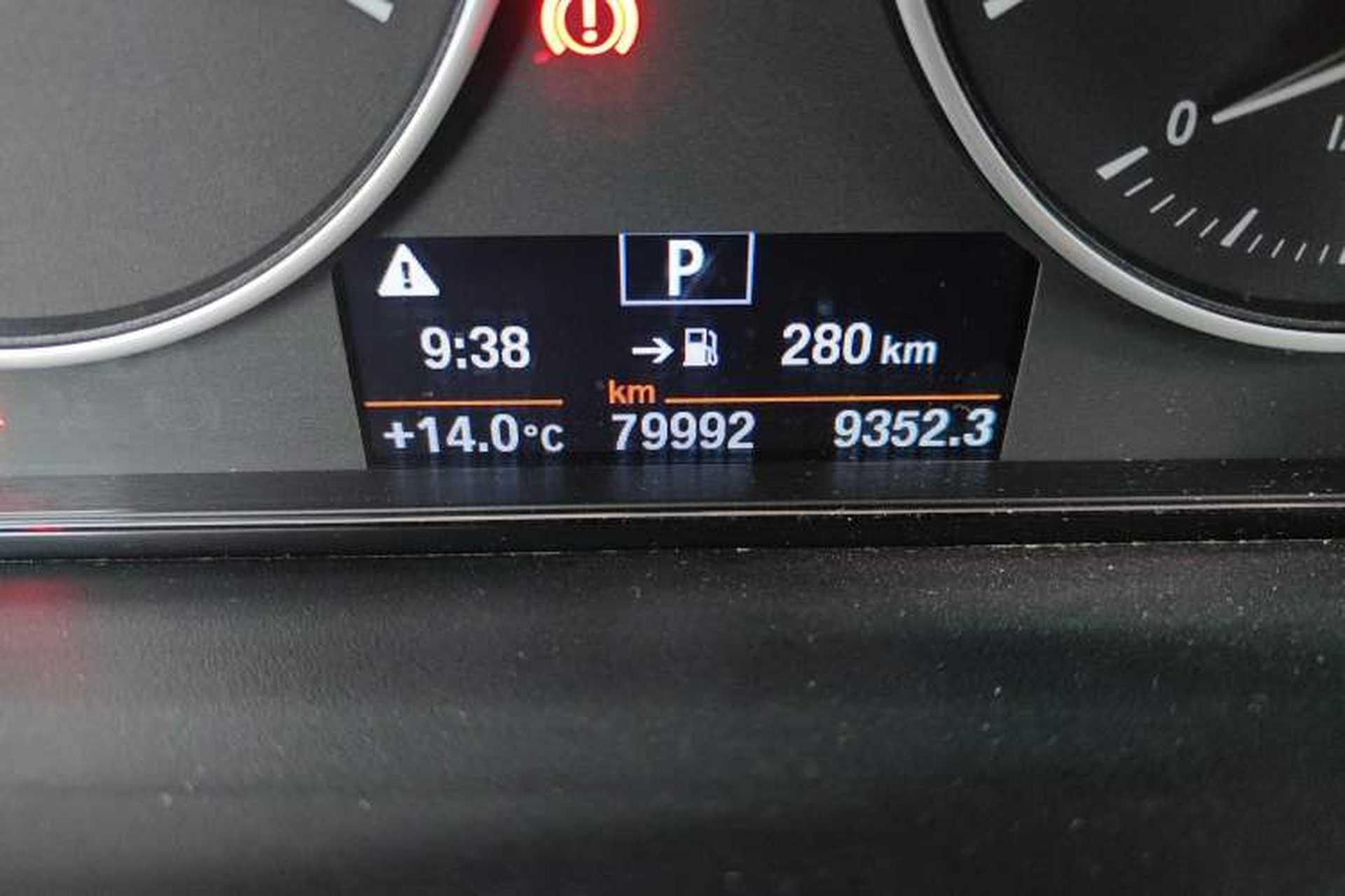 Used BMW 3 Series 2017 320Li xDrive Fashion Model Odometer Close Up