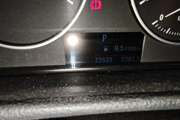 Used BMW 3 Series 2017 320Li Fashion Model Odometer Close Up