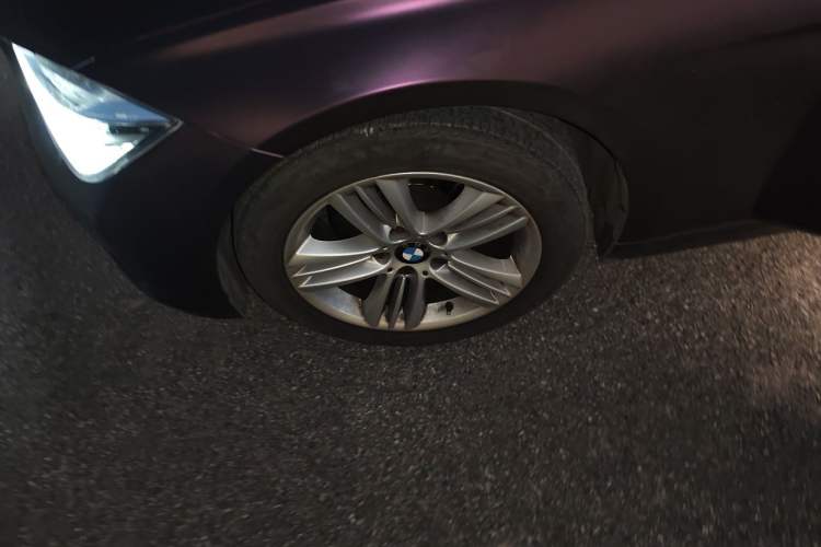 Used BMW 3 Series 2017 320Li Fashion Model Right Front Wheel Hub