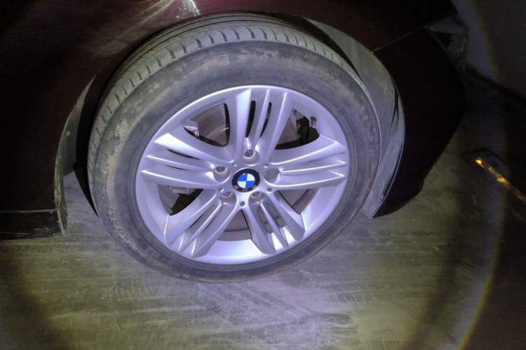 Used BMW 3 Series 2017 320Li Fashion Model Right Front Wheel Hub