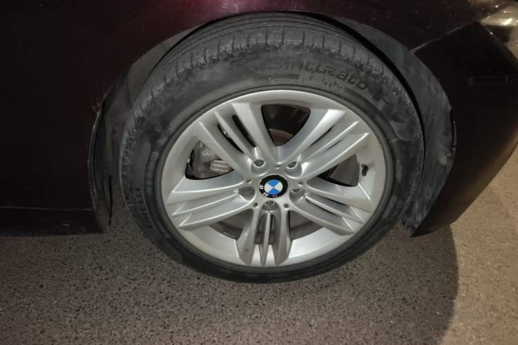 Used BMW 3 Series 2017 320Li Fashion Model Right Front Wheel Hub