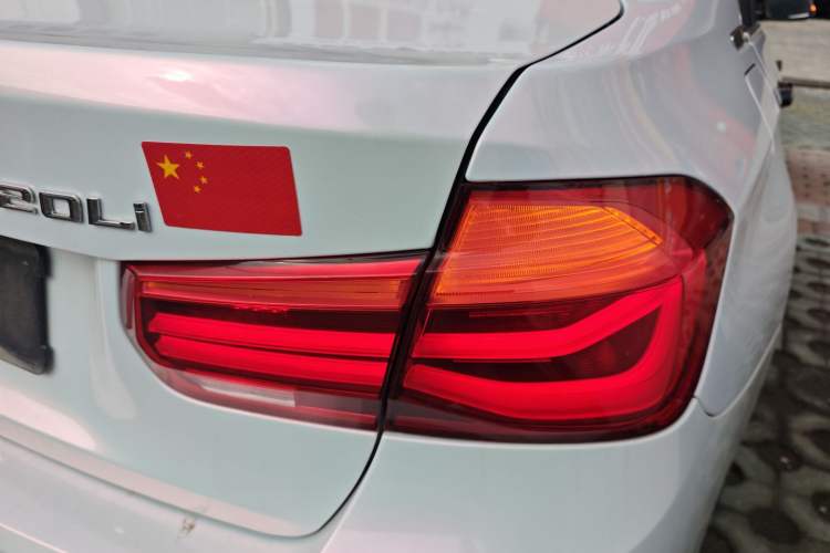 Used BMW 3 Series 2017 320Li Fashion Model Right Rear Taillight