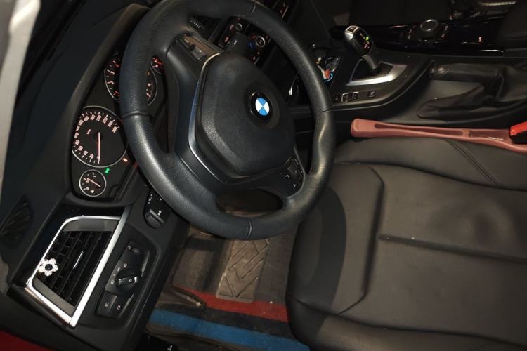 Used BMW 3 Series 2017 320Li Fashion Model Steering Wheel