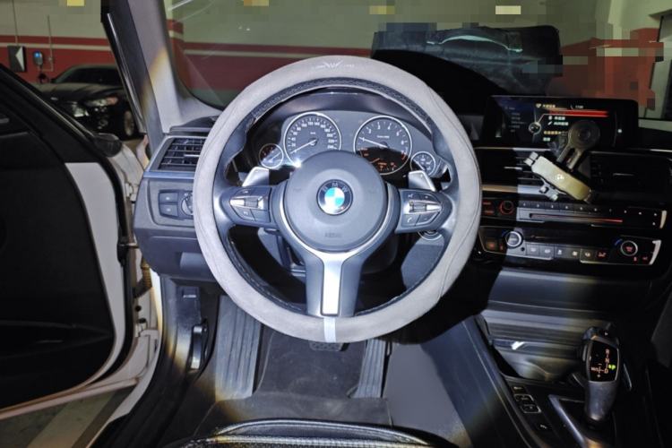 Used BMW 3 Series 2017 320Li Fashion Model Steering Wheel