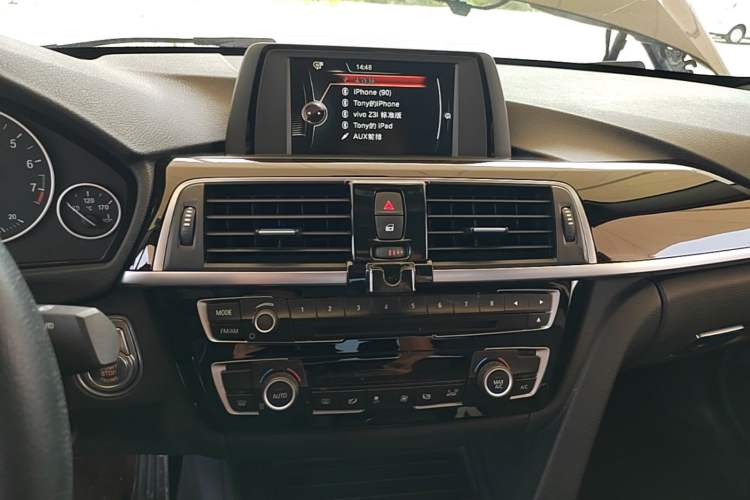 Used BMW 3 Series 2017 320Li Fashion Model Audio And AC Panel