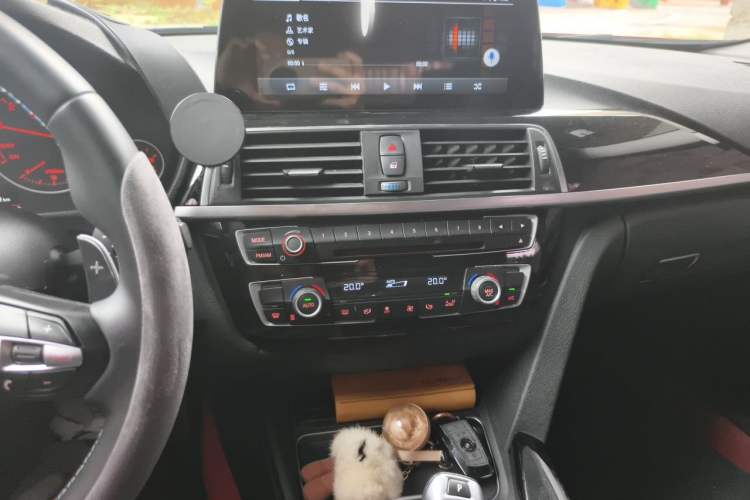 Used BMW 3 Series 2017 320Li Fashion Model Audio And AC Panel